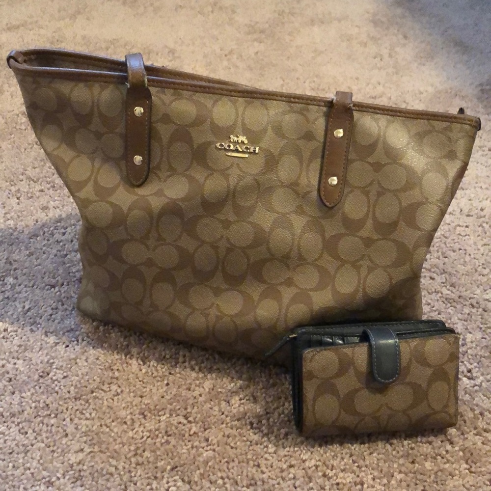Coach Purse w/ Matching Wallet